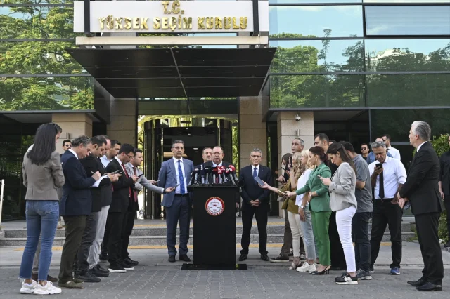 YSK'dan CHP Kongrelerine 'Devam' Kararı: Detaylar ve Gelişmeler
