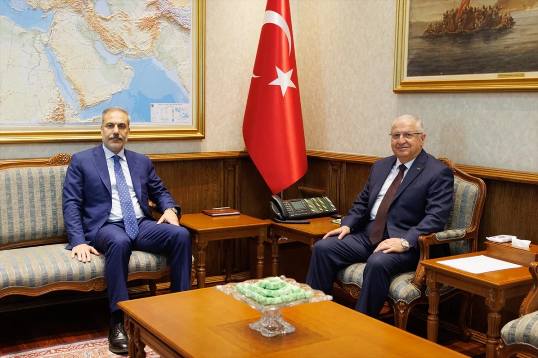 Savunma ve Dışişleri Bakanları Kritik Görüşmede Neler Konuştu