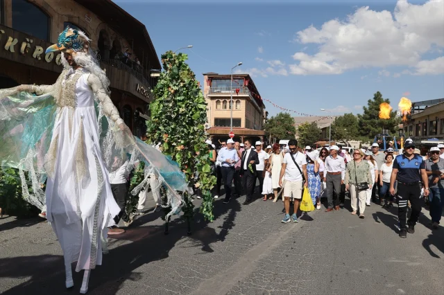 Ürgüp'te Renkli Anlar: 53. Bağ Bozumu Festivali Coşku Dolu Geçti