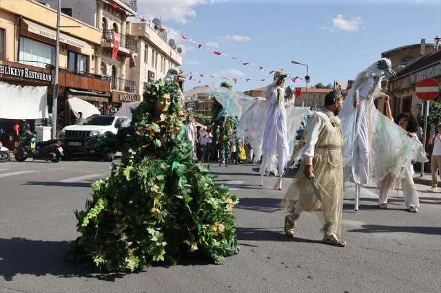 Ürgüp'te Renkli Anlar: 53. Bağ Bozumu Festivali Coşku Dolu Geçti