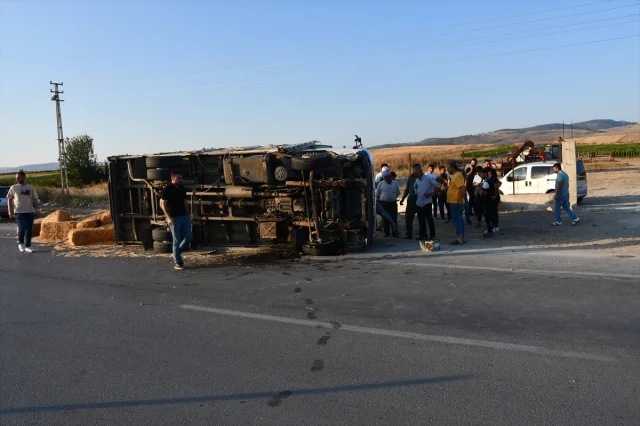 Samsun'da Şoke Eden Kaza: Traktör ve Kamyonet Çarpıştı
