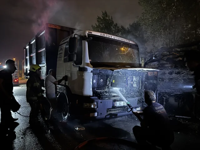 Bursa'daki Yangın Korkuttu: Karavandan Kamyona Sıçradı