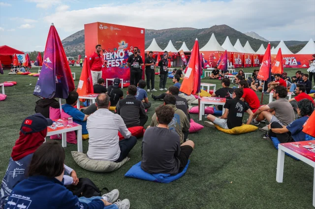 TEKNOFEST'te Büyük Çekişme: Çanakkale'deki Savaşan İHA Yarışması 10. Gününde
