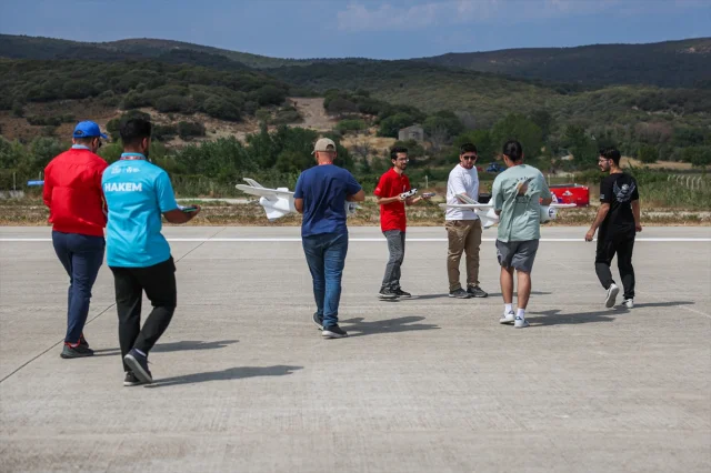 TEKNOFEST'te Büyük Çekişme: Çanakkale'deki Savaşan İHA Yarışması 10. Gününde