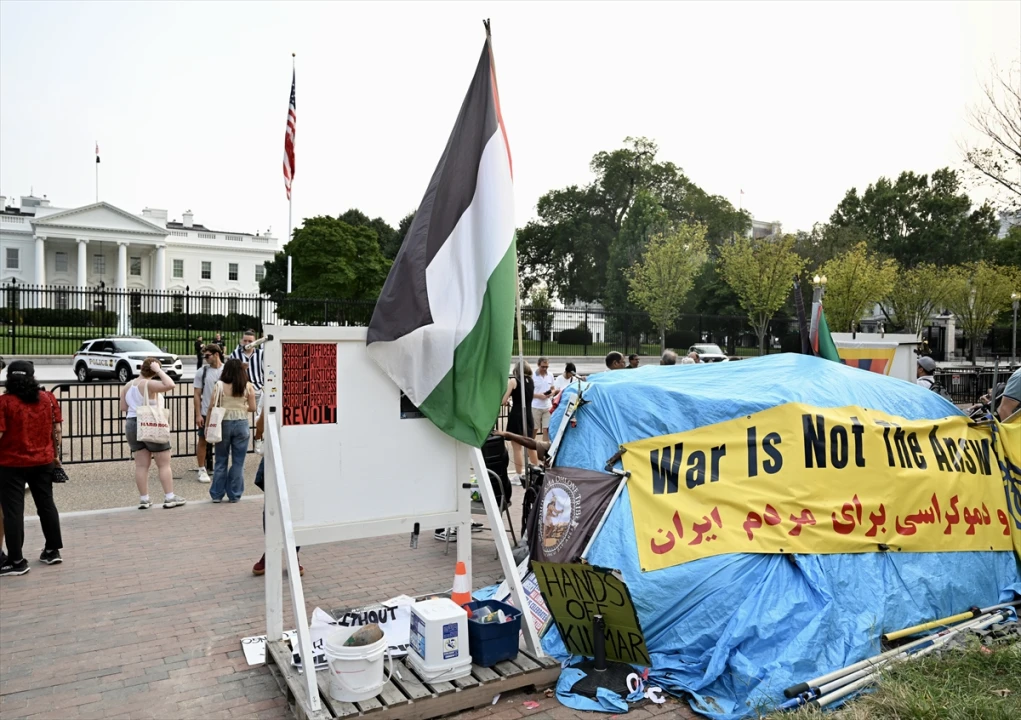 Trump'ın Sürpriz Talimatı: Beyaz Saray'ın Karşısındaki Sembol Çadır İçin Yeni Karar