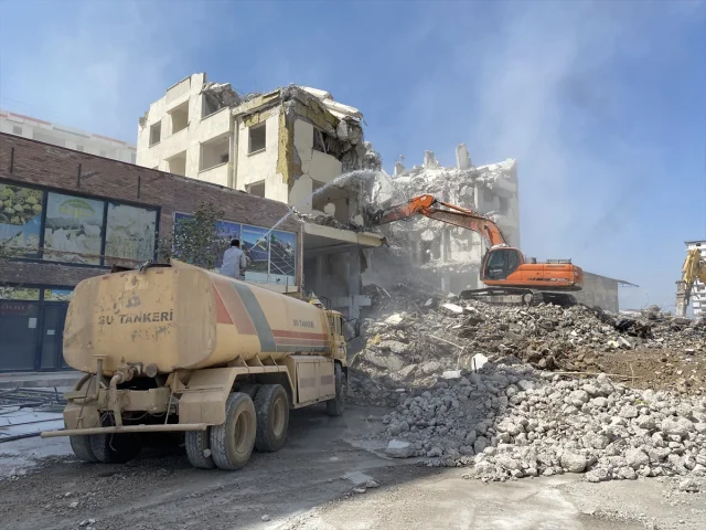 Kahramanmaraş'ta Yıkım Devam Ediyor: Tehlike Altında Ne Kadar Yapı Var?