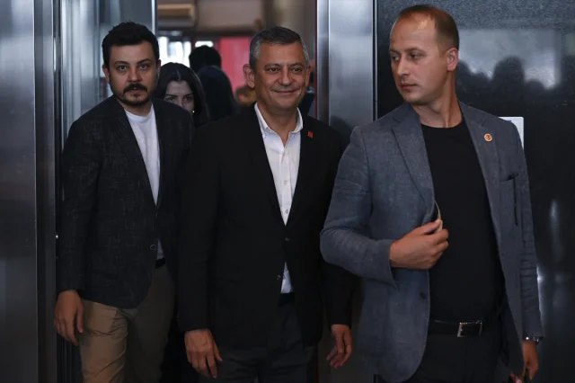 CHP'de Sular Durulmuyor: Özel'den 22. Olağanüstü Kurultay Ha...