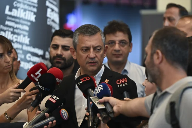 CHP'de Sular Durulmuyor: Özel'den 22. Olağanüstü Kurultay Hakkında Flaş Açıklama
