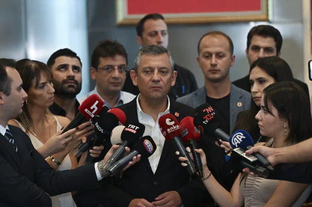 CHP'de Sular Durulmuyor: Özel'den 22. Olağanüstü Kurultay Hakkında Flaş Açıklama