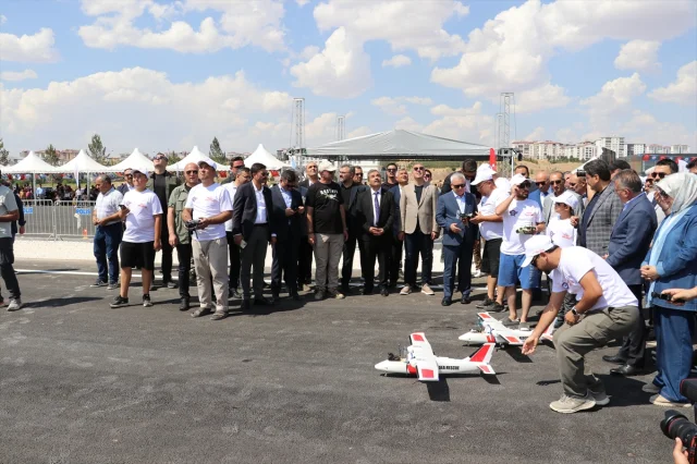 Sivas'ta Havacılık Rüzgarı: Cengiz Topel İHA Pisti Açıldı