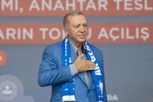 Cumhurbaşkanı Erdoğan Malatya'da Depremzedelere Anahtar Tesl...