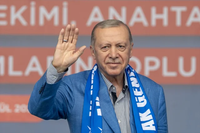 Cumhurbaşkanı Erdoğan Malatya'da Depremzedelere Anahtar Teslim Etti: Sürpriz Açıklamalar Yaptı