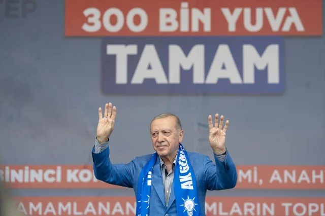 Cumhurbaşkanı Erdoğan Malatya'da Depremzedelere Anahtar Teslim Etti: Sürpriz Açıklamalar Yaptı
