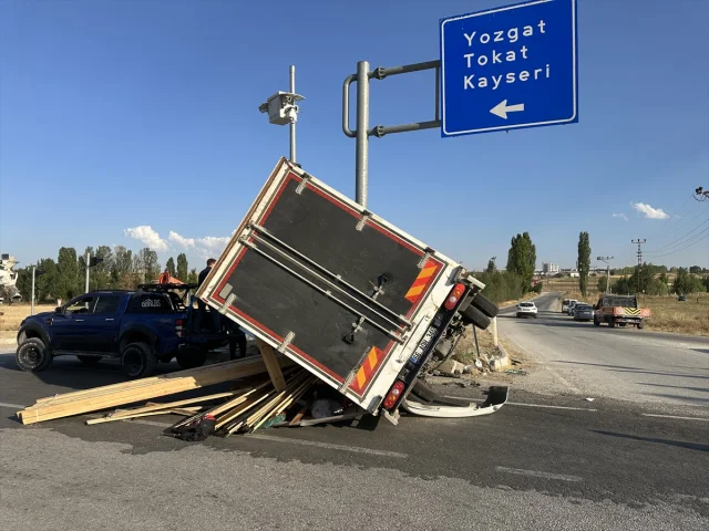 Çorum'da Yaşanan Şok Edici Kazada Beş Kişi Yaralandı