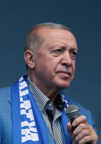 Cumhurbaşkanı Erdoğan Malatya'da Depremzedelere Anahtar Teslim Etti: Sürpriz Açıklamalar Yaptı