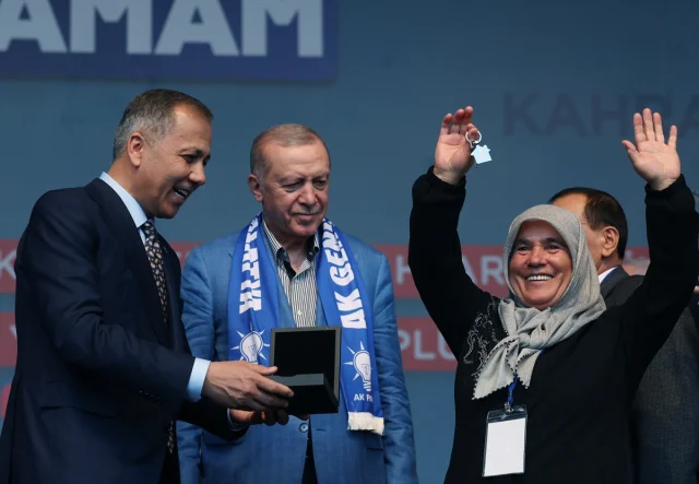 Cumhurbaşkanı Erdoğan Malatya'da Depremzedelere Anahtar Teslim Etti: Sürpriz Açıklamalar Yaptı