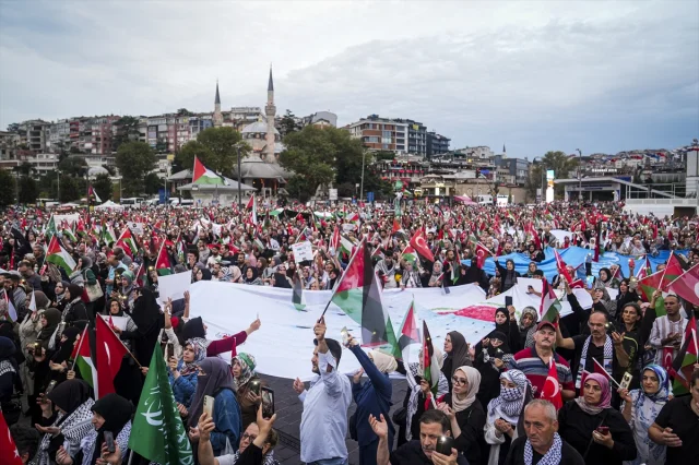 İstanbul'da Filistin İçin Büyük Destek Yürüyüşü
