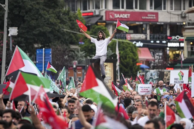 İstanbul'da Filistin İçin Büyük Destek Yürüyüşü