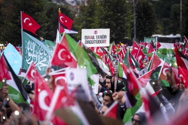 İstanbul'da Filistin İçin Büyük Destek Yürüyüşü