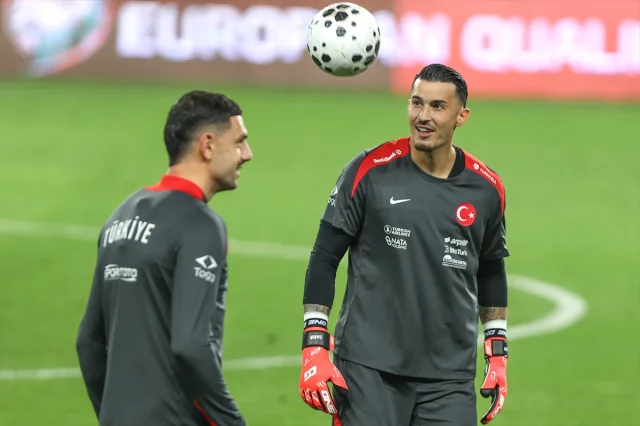 Sürprizlerle Dolu Türkiye-İspanya Maçı: Milli Takım Hazırlıklarını Tamamladı