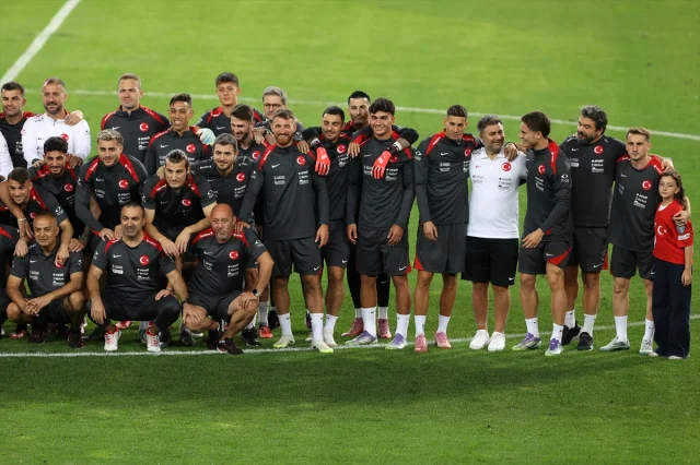 Sürprizlerle Dolu Türkiye-İspanya Maçı: Milli Takım Hazırlıklarını Tamamladı