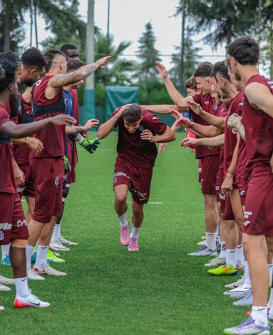 Trabzonspor'un Fenerbahçe Hazırlıkları Sürprizlerle Dolu
