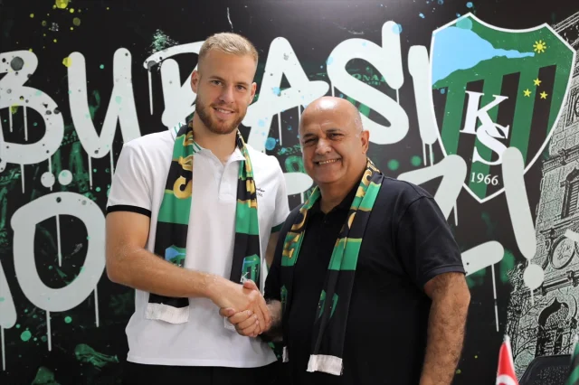 Kocaelispor'un Smolcic Transferi Tanıtımda Büyük Sürpriz Yap...
