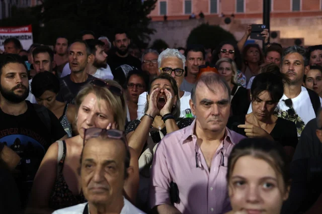 Atina'nın Kalbinde Anma Gerginliği: Tembi Faciası Unutulmuyor