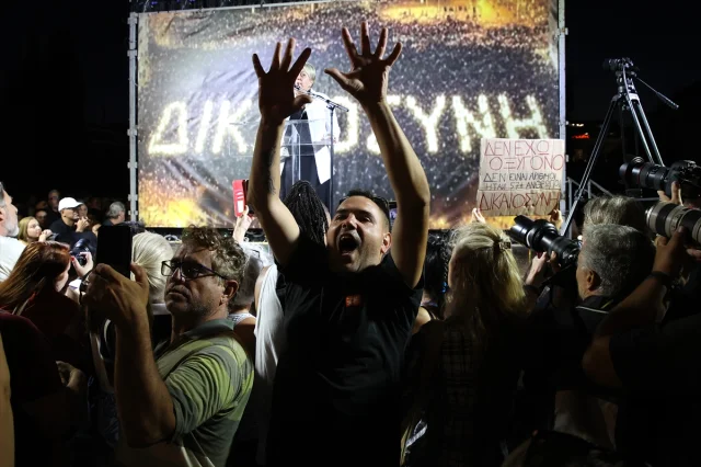 Atina'nın Kalbinde Anma Gerginliği: Tembi Faciası Unutulmuyor