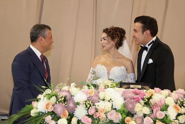 CHP Lideri Özel Gaziantep'te Özel Bir Nikah Törenine Katıldı