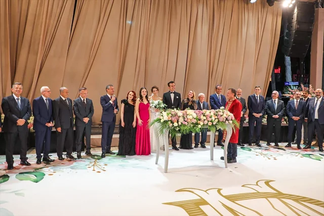 CHP Lideri Özel Gaziantep'te Özel Bir Nikah Törenine Katıldı