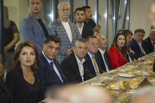 CHP Lideri Özel Gaziantep'te Özel Bir Nikah Törenine Katıldı