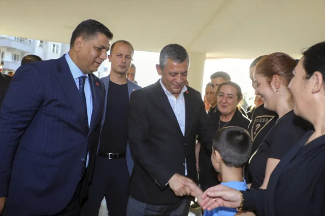CHP Lideri Özel Gaziantep'te Özel Bir Nikah Törenine Katıldı