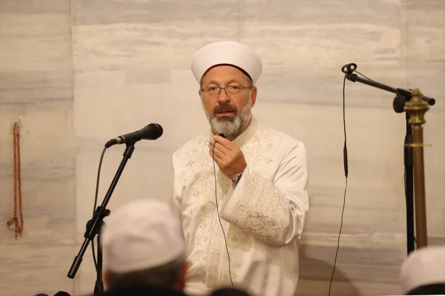 İstanbul'da Tek Yürek Sabah Namazında: Aileler Gazze İçin Dualarda