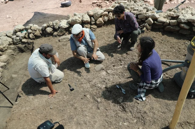 Çayönü Tepesi'nde Keşfedilen 9,500 Yıllık Yapı Arkeoloji Dünyasında Heyecan Yarattı
