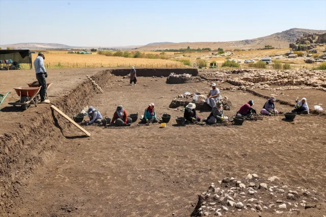 Çayönü Tepesi'nde Keşfedilen 9,500 Yıllık Yapı Arkeoloji Dünyasında Heyecan Yarattı