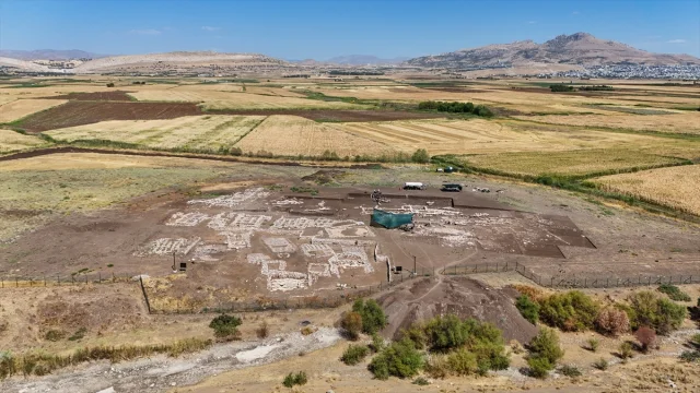 Çayönü Tepesi'nde Keşfedilen 9,500 Yıllık Yapı Arkeoloji Dünyasında Heyecan Yarattı