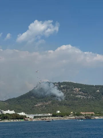 Antalya Kemer'de Alevlerle Zorlu Mücadele