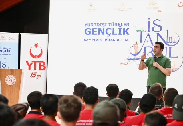 İstanbul'da Gençlik Kampında Barış Mesajları Yankılandı