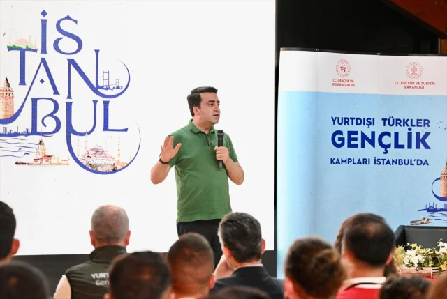 İstanbul'da Gençlik Kampında Barış Mesajları Yankılandı