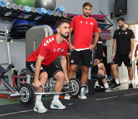 Sivasspor Evinde Galibiyet Peşinde Sarıyer'e Karşı Hazırlık...