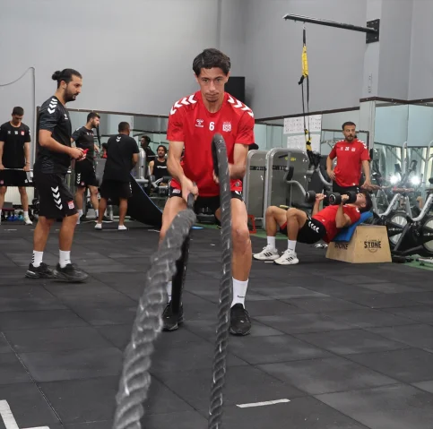 Sivasspor Evinde Galibiyet Peşinde Sarıyer'e Karşı Hazırlık Yaptı