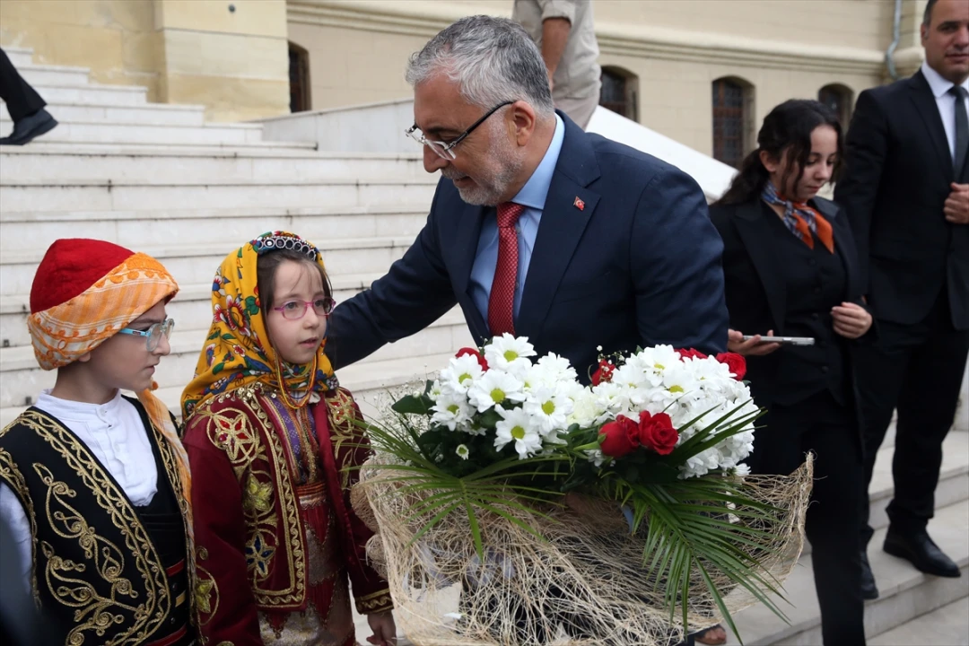 Bakan Işıkhan Kastamonu'yu Yatırımlar ve Hedeflerle Coşturdu