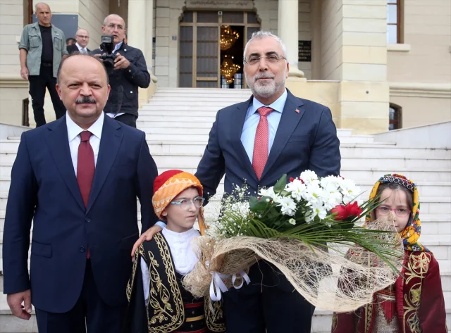 Bakan Işıkhan Kastamonu'yu Yatırımlar ve Hedeflerle Coşturdu