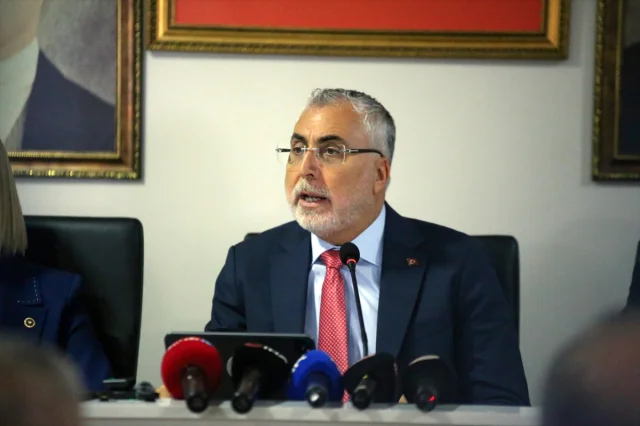 Bakan Işıkhan Kastamonu'yu Yatırımlar ve Hedeflerle Coşturdu