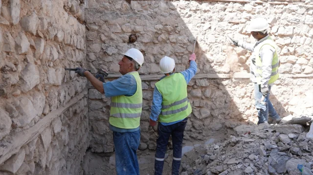 Boğazkesen Camisi'nde Restorasyon Süreci Başladı Şok Eden Detaylarla!