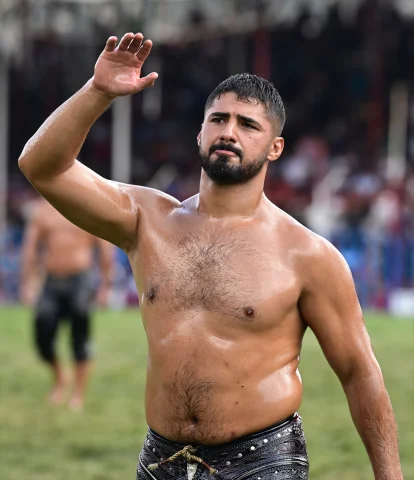Elmalı'da Tarihi Anlar: Yağlı Güreşlerde Heyecan Fırtınası