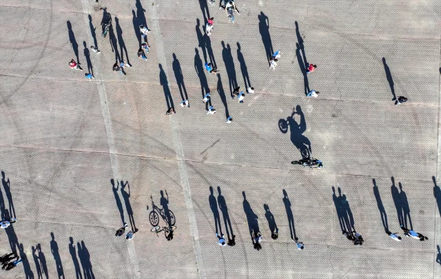 Diyarbakır'da Modifiye Araçların Renkli Dünyası: Tuning Fest 2025'e Yoğun İlgi