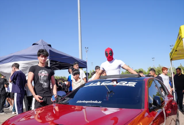 Diyarbakır'da Modifiye Araçların Renkli Dünyası: Tuning Fest 2025'e Yoğun İlgi