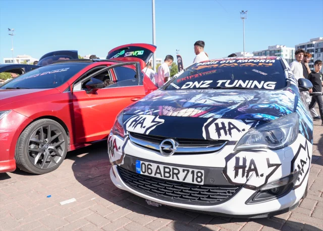 Diyarbakır'da Modifiye Araçların Renkli Dünyası: Tuning Fest 2025'e Yoğun İlgi